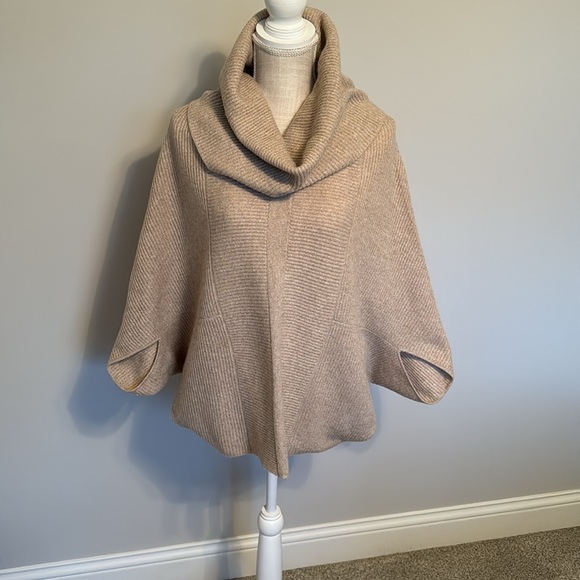 J.McLaughlin Cashmere Cape - Picture 4 of 6